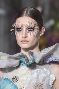 valentino-hc-clp-rs19-0972.thumb.jpg.2c8617f726cbc2e618190826da34e74a.jpg
