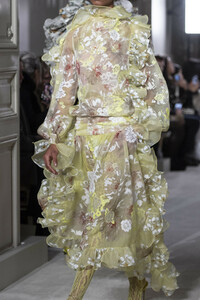 valentino-hc-clp-rs19-1183.thumb.jpg.7c44e623a9f5d18440c2d23acacd7348.jpg