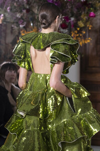 valentino-hc-clp-rs19-1311.thumb.jpg.d3140e7d2267011066e06da67410c408.jpg