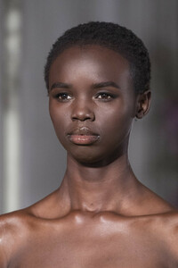 valentino-hc-clp-rs19-1319.thumb.jpg.46702975eb8b4d2d235f1c6ea8f8804d.jpg