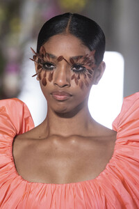 valentino-hc-clp-rs19-1359.thumb.jpg.ede865c70c909ccab0138806cb2bc9ed.jpg