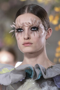 valentino-hc-clp-rs19-1728.thumb.jpg.a51f0ac5f9a74722115e203e6528eb10.jpg