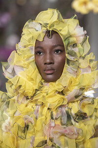 valentino-hc-clp-rs19-1766.thumb.jpg.6eadc2a115e565125d9a47b9cc2b0998.jpg