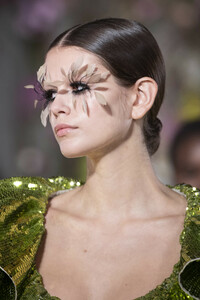 valentino-hc-clp-rs19-1790.thumb.jpg.91570e8e8657f0e63354408035868789.jpg