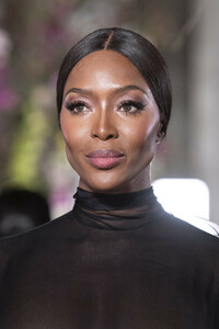 valentino-hc-clp-rs19-1863.thumb.jpg.e4bdae32d015e269fef06f8239e8441e.jpg