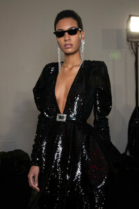 vauthier-hc-bks-v-rs19-8222.thumb.jpg.65f758df89e494b9783c8512dee8ba57.jpg