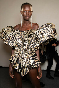vauthier-hc-bks-v-rs19-8416.thumb.jpg.88cdca77458bb6cbc1d027d01732d53e.jpg