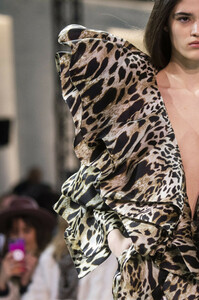 vauthier-hc-clp-rs19-1001.thumb.jpg.a5e46b462dd4e54e505fd996935fd7b0.jpg