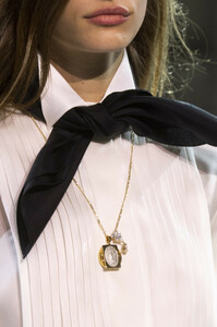 vauthier-hc-clp-rs19-1147.thumb.jpg.6fef3b46797878640cc3dd0a78dd8124.jpg