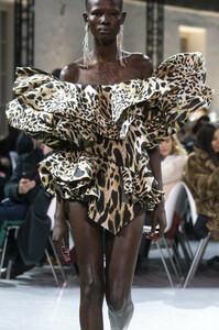 vauthier-hc-clp-rs19-1158.thumb.jpg.2c18dc5fae3343b3c94671da77ebe832.jpg