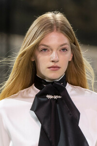 vauthier-hc-clp-rs19-1237.thumb.jpg.b4645fb077066876c9f55cc6a813db77.jpg