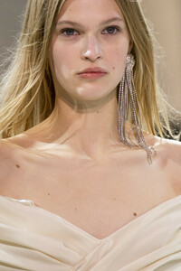vauthier-hc-clp-rs19-1261.thumb.jpg.a4c752fa14e760d3fecc0a751e2574e1.jpg