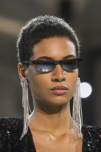 vauthier-hc-clp-rs19-1331.thumb.jpg.dfa2d88b604462899807d681778f6d05.jpg