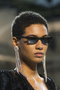 vauthier-hc-clp-rs19-1340.thumb.jpg.768d65e91ee11a6c02a69c45a676f308.jpg
