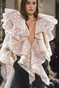 vauthier-hc-clp-rs19-1378.thumb.jpg.975d1b2b4fd5103b0e716fdab828f8ad.jpg