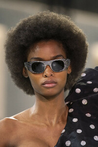 vauthier-hc-clp-rs19-1444.thumb.jpg.6b642755bb0f3672a9b101c627973069.jpg