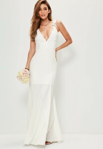 vestido-largo-de-novia-con-encaje-en-la-parte-de-arriba-blanco.jpg