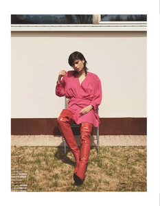 vogue_arabia_june_2017-d02-large-1.jpg
