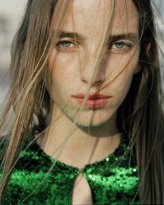 www.lundlund.com-indie-magazine-9.thumb.jpg.4c831e0fed28faf42ad68130710497bc.jpg