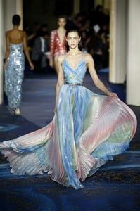 zuhair-murad-couture-spring-2019-paris-fashion-week-pfw-027(1).thumb.jpg.1ab1537b186fdb5d4cdbd1c0ec55b7fd.jpg