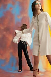 00001-carolina-herrera-new-york-pre-fall-19.jpg