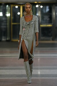 00002-AREA-2019-READY-TO-WEAR.thumb.JPG.659f77f0a69ae8745394a2ab3957750a.JPG