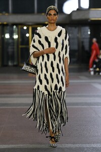 00007-AREA-2019-READY-TO-WEAR.thumb.JPG.fa58b32d0721a6de1128a76223af230b.JPG