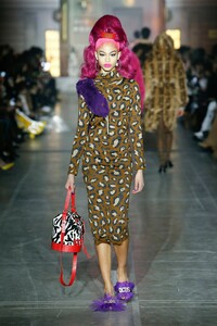 00007-GCDS-FALL-19-Ready-To-Wear.thumb.jpg.3f176ba264cbb6d3644e31e028253556.jpg