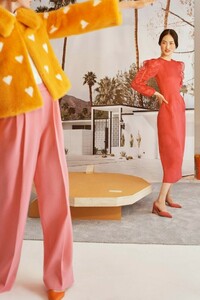 00012-carolina-herrera-vogue-resort-2019-pr-683x1024.jpg