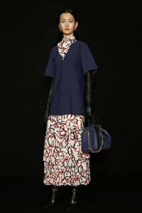 00017-ESCADA-Fall-2019-Ready-To-Wear.thumb.jpg.568e3cc5ff094836ba02cb17e3724274.jpg