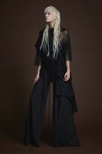 00020-vera-wang-fall-2019-ready-to-wear.thumb.jpg.8087776f63cd3bc8955643b3bf2b8237.jpg