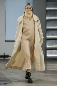 00023-The-Row-Fall-2019-ready-to-wear.thumb.jpg.b6a53a71747fd76849e3f56b29964438.jpg