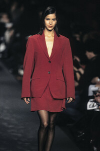 1022608168_DriesVanNoten1995WomenRTW61.thumb.jpg.1856142c76fa6c1830102517cc658cbc.jpg