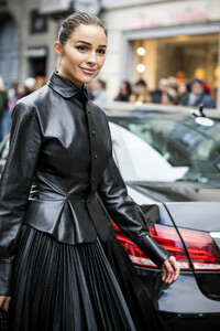 Olivia+Culpo+Ermanno+Scervino+Street+Style+870vxT7fayrx.jpg