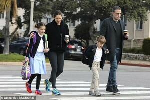 10370624-6752721-image-a-52_1551290059715.thumb.jpg.48c61727a1acd94afd7c5cac8beebb4b.jpg