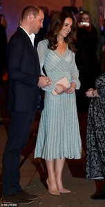 10374946-6752609-The_Duchess_of_Cambridge_wore_a_Missoni_gown_tonight_Kate_and_Wi-m-31_1551296152952.jpg