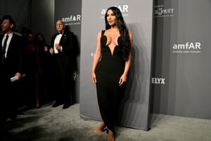 Kim+Kardashian+amfAR+New+York+Gala+2019+Arrivals+SUoSvJNcRQzx.jpg