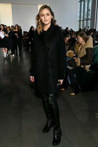 Olivia+Palermo+Self+Portrait+Front+Row+February+QyQK3EsjoaYx.jpg
