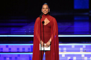 Alicia+Keys+61st+Annual+Grammy+Awards+Inside+-Qm_2zazDP6x.jpg