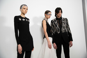 1124852722_givenchy-hc-bks-m-rs19-3653(1).thumb.jpg.a9651d47f5fcfd5e2f8aef4221e628e5.jpg