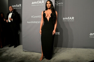 Kim+Kardashian+amfAR+New+York+Gala+2019+Arrivals+bcFmtoi1Yokx.jpg