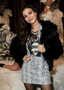          vic110219BZNimage115.jpg