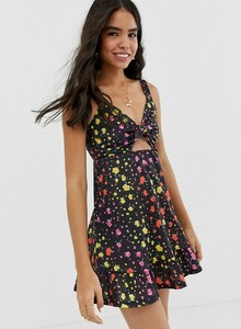 11747375-1-floralprint.jpg
