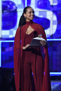 Alicia+Keys+61st+Annual+Grammy+Awards+Show+vSLRihEWKhhx.jpg
