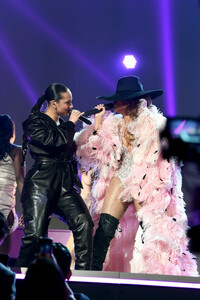 Alicia+Keys+61st+Annual+Grammy+Awards+Inside+VUaRoSd1L0Mx.jpg