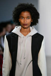 Noon+Noor+Runway+February+2019+New+York+Fashion+zxK2MpGZtXzx.jpg