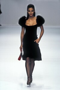 1230168343_SoniaRykiel1996WomenRTW111.thumb.jpg.7afd1de0164b7a7ffd61122aa8f6ffab.jpg