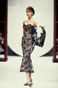 1264624771_ChristianDior1992HauteCouture93.thumb.jpg.f790f01bb627f90d51e0e2db7ddda13b.jpg