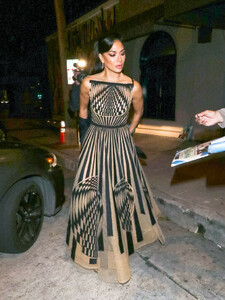 Nicole+Scherzinger+Nicole+Scherzinger+Outside+RbQfMma-4Atx.jpg