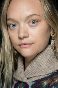 1294633802_EtroFall2019BackstageTvWTLWb3JZnx.thumb.jpg.2b30a6e0c03d906af32ad4133b75d0ff.jpg